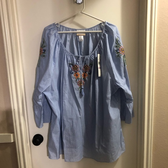 Alfred Dunner Tops - Blue and white striped blouse with embroidery